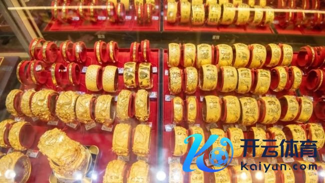 海外金价出现大幅跳水 金价波动引热议